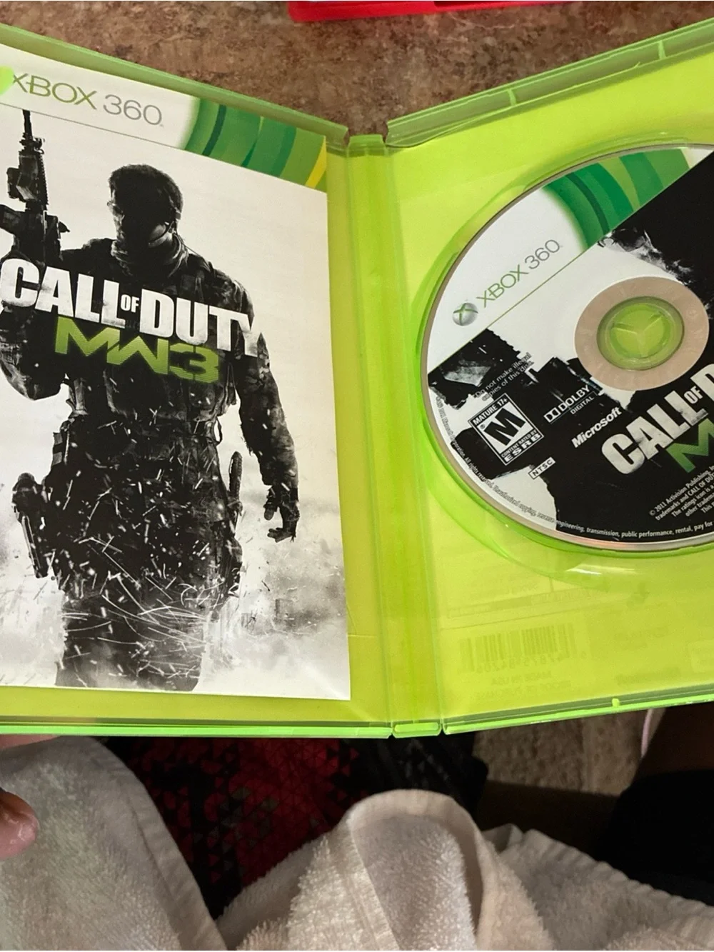 Microsoft Xbox 360 Call of Duty MW3 with Green Case